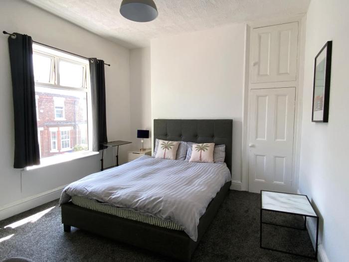 Huge Modern Room to Stay in Salford Samson Plab