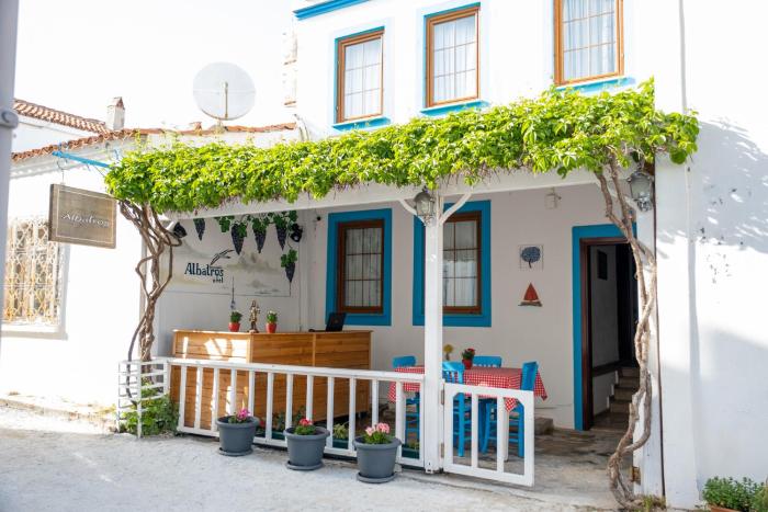 Bozcaada Albatros Otel