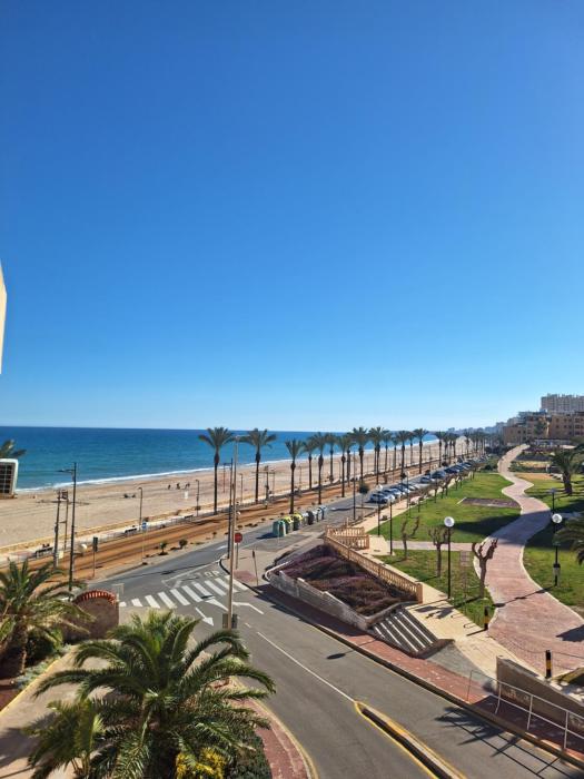 ESTUDIO FRENTE A PLAYA Muchavista