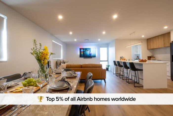 Brand New with Games Room Walking distance to shops