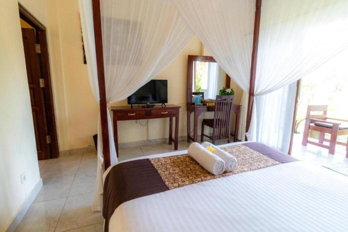 deluxe room pool view