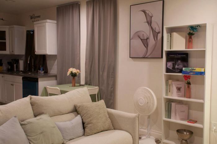 Blossom Luxe Hideaway- LA Escape