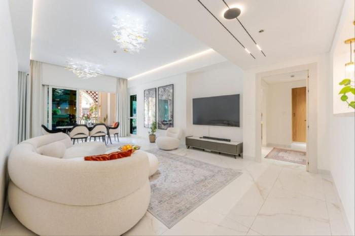 Luxury Apartment in Palm Jumeirah, Breathtaking Sea Views