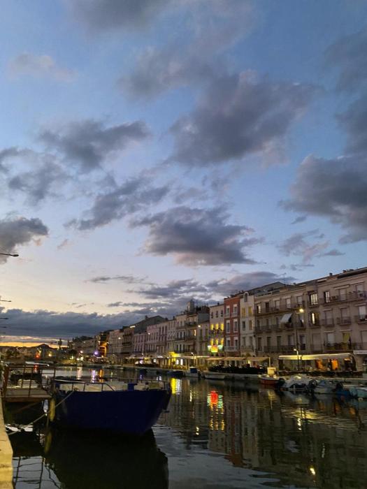 Grand Appartement Au Coeur de Sète