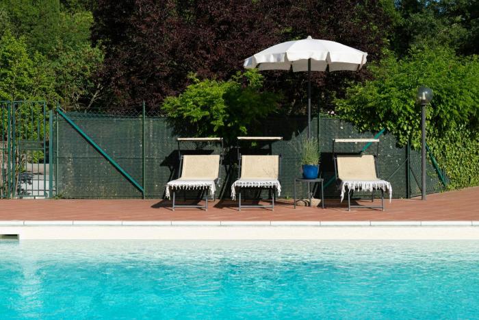 Historic House Among Tuscan Vineyards And Olives