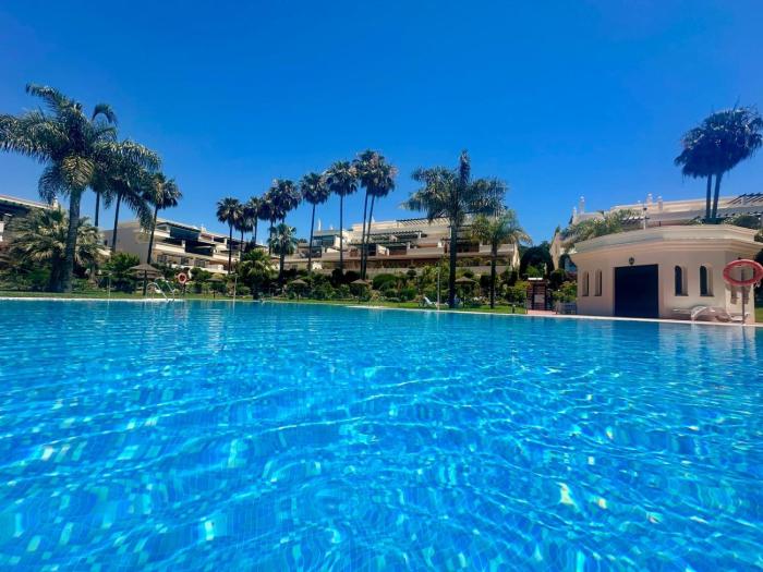 StayatSas Marbella Luxury 2 Bedroom Apartment, 80 m2 Private Terrace, Pools, Walk to Beach & Puerto Banús