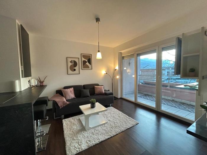 Faraway Homes Studio Bruck #11