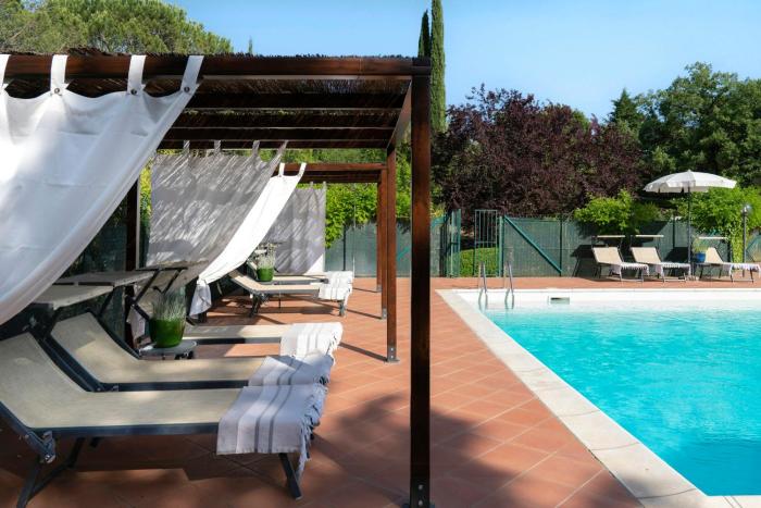 Stone Apartment Among Vineyards Near Arezzo