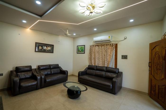 Simply yours I 3BHK by Homeyhuts 4F I Near beach