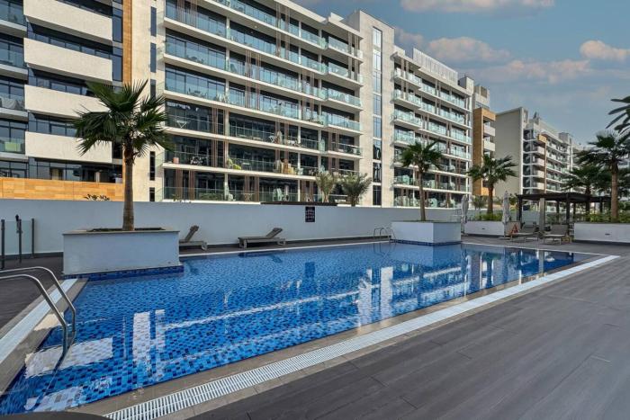Trendy Azizi Riviera 1 Bed