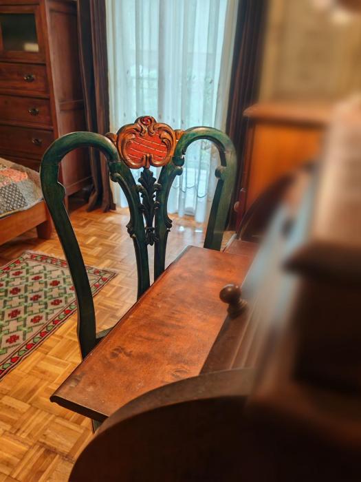 Retro private room in common apartment