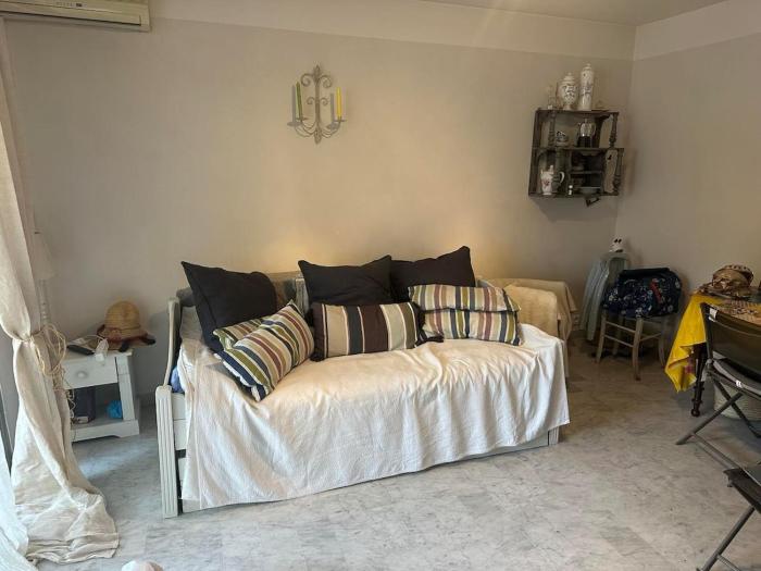 Antibes Peaceful Seaside Getaway 500 m from the Beaches