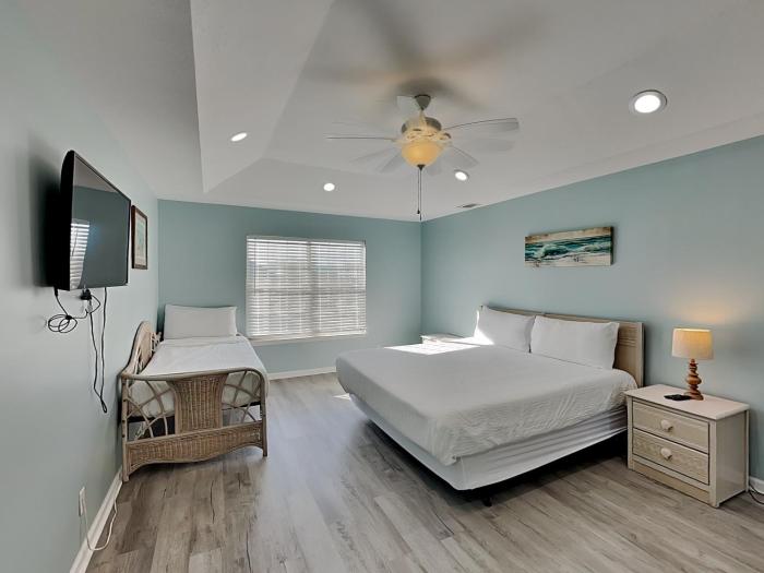 Dominica at Port-O-Call