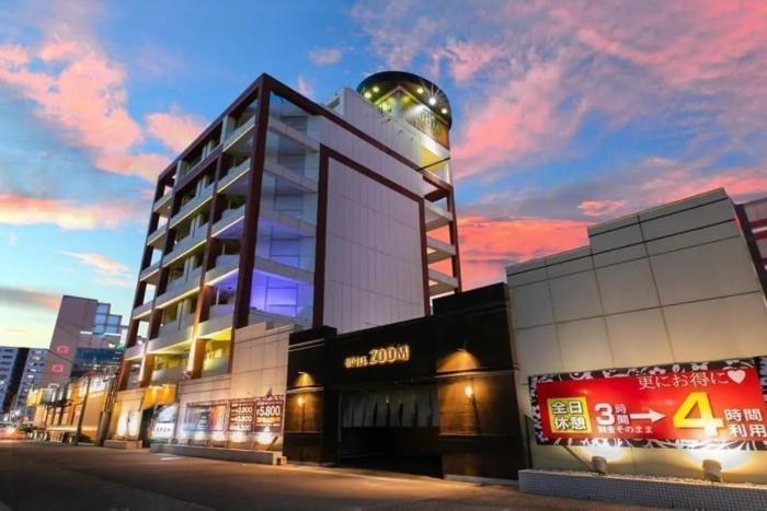 HOTEL ZOOM - Couples Hotel