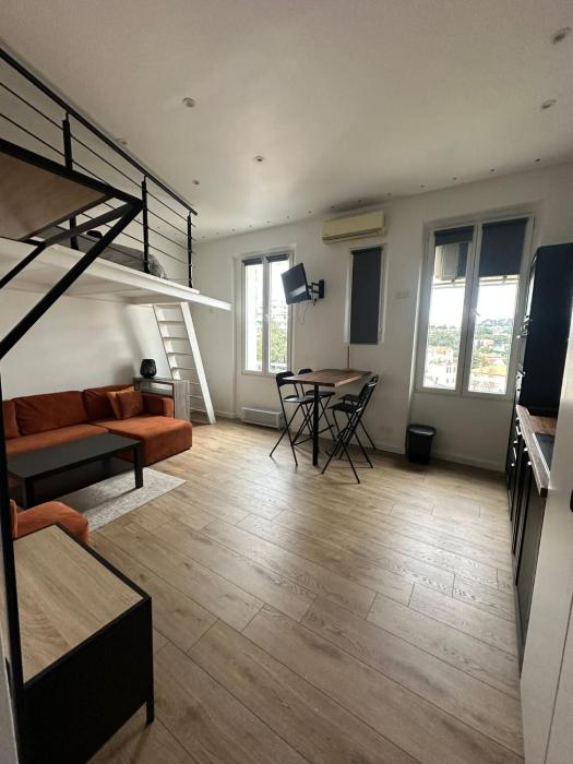 Studio cosy, 8 min à pied du Palais et de la Plage