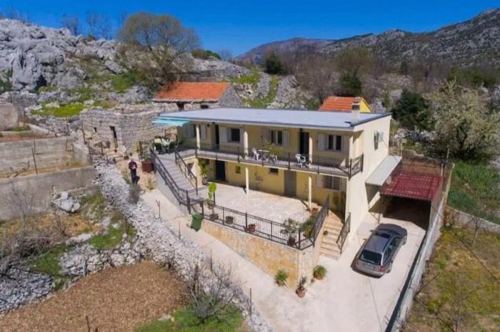 Apartments with parking space Rastovac, Zagora - 25213