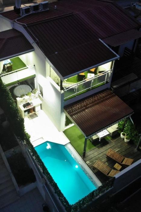 Seaside family friendly house with a swimming pool Rogoznica - 25216