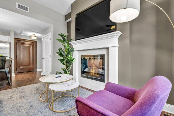 Luxury Loft • Heart of Downtown• ParkingGym