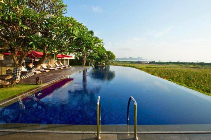 Gausia Luxurious 3 BR Private Pool Villa With Beachfront View