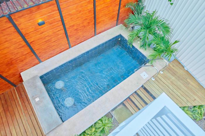 Butterfly House - Centric 2BR with shared pool