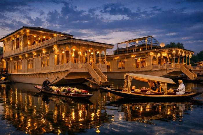 Houseboat Old Palace