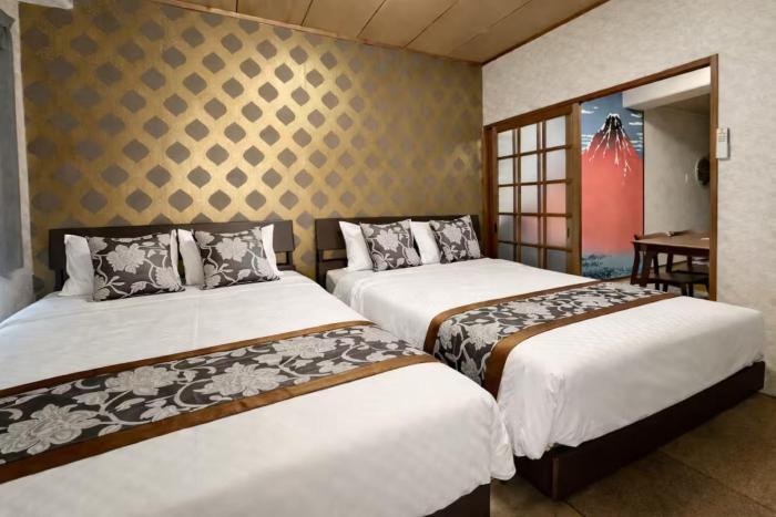 EG21 Elizabeth Garden