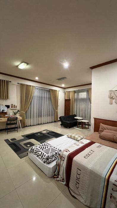 Studio Typed Room, Caya Myra