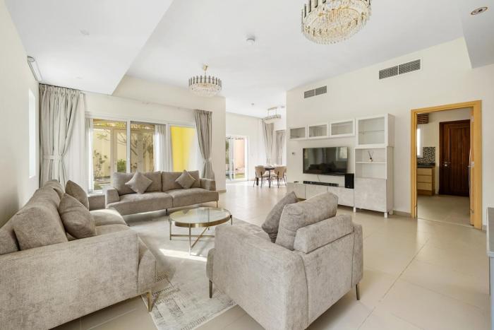 Elegant 4BR Family Villa in Villanova