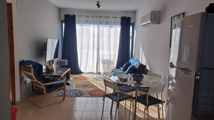 1 bedroom apartment with communal pool