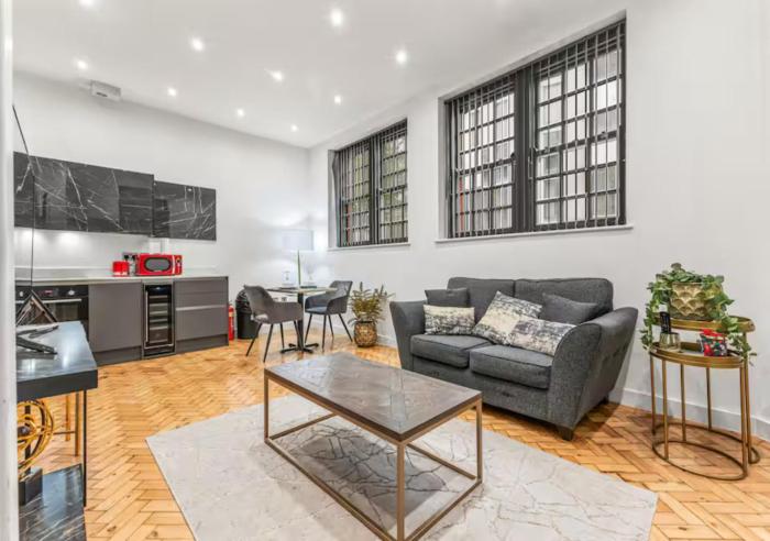 Beautiful Newly Built Flat - Walk To City Centre - Pass the Keys