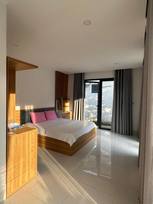 Italian-style hut bungalow