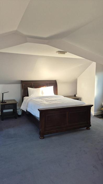 Gordies Lookout Executive Loft with Ocean Views