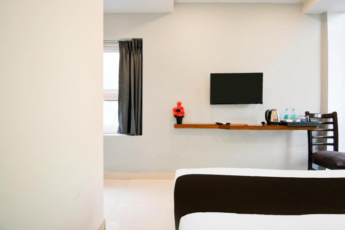 Super Townhouse Sayhallo Narcos