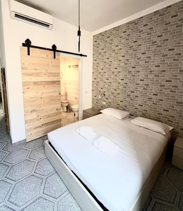 Montecitorio Boutique Room - Rome Historic Center