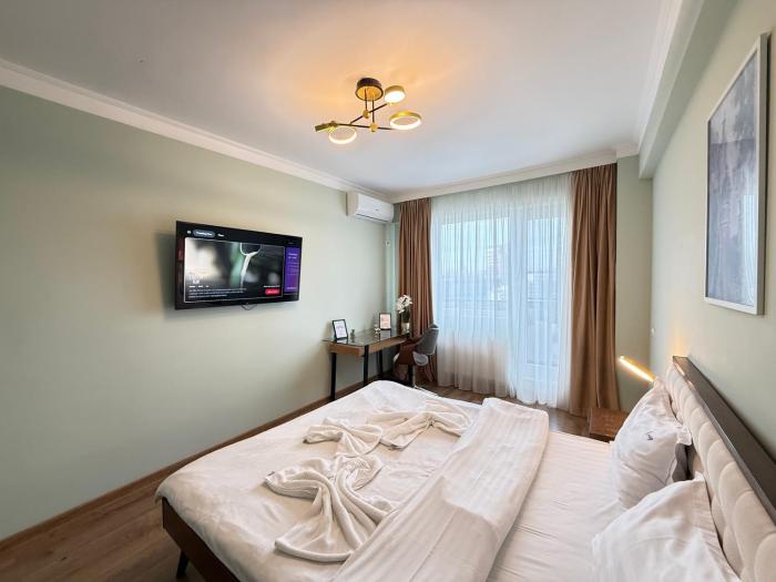 Q Deluxe Collection - Palas Commercial Center