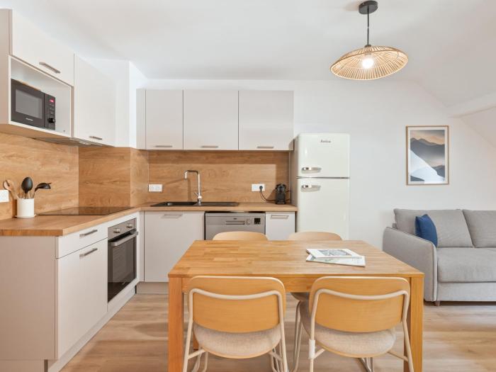 Appartement neuf au village avec parking à Serre Chevalier - FR-1-808-23