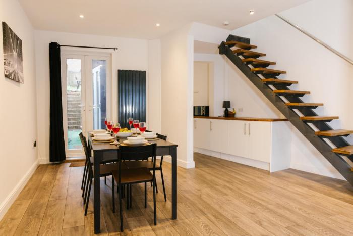 Charming Coastal Retreat in BN2