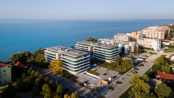 MyFlat Wave Garden Apartment