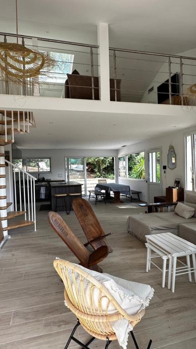 "Dedans-dehors" 10 mn from the beach wifi air conditionated