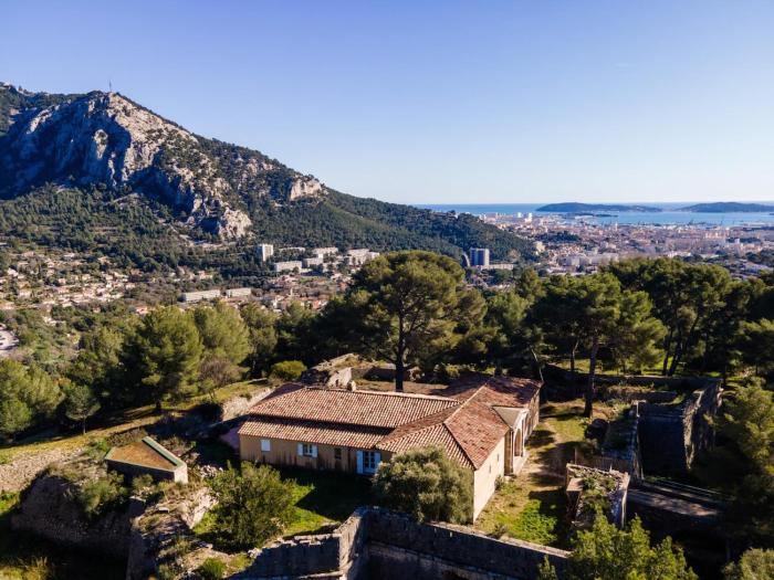 Magnifique fort privé à Toulon