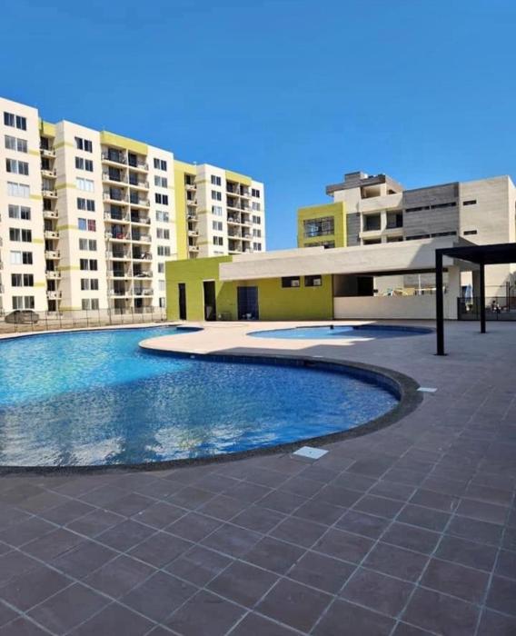 Bonito Apartamento Con Piscinas Central