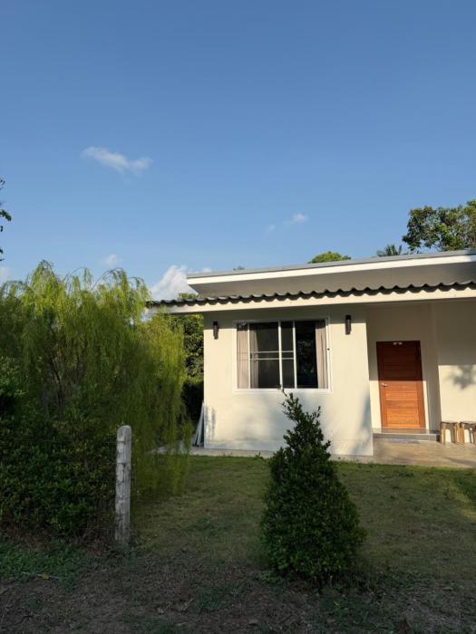 The Willow House 1BR and kitchen near Hinkong beach