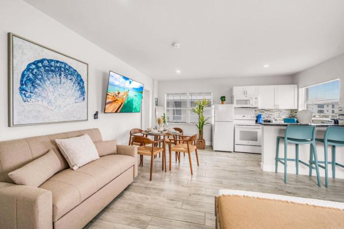 Hawksbill 201, Beach Studio, Heated Pool