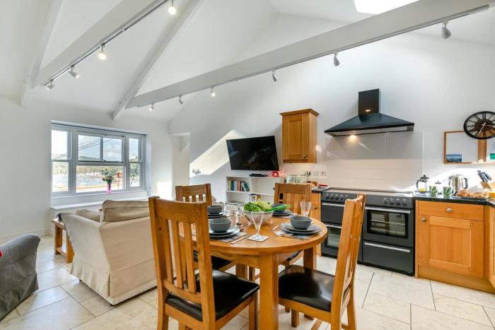 2 Bed in Polruan oc-cgart2