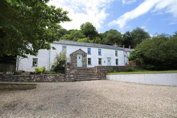 4 Bed in Gower oc-hh471