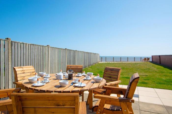 4 Bed in Bacton oc-1990