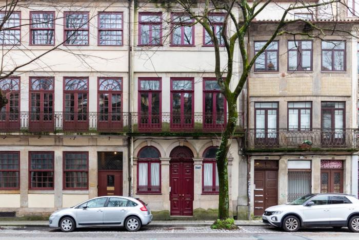 B Arts by LovelyStay