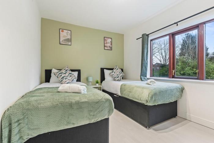 Sleeps 12 - Contractors - Groups - Families