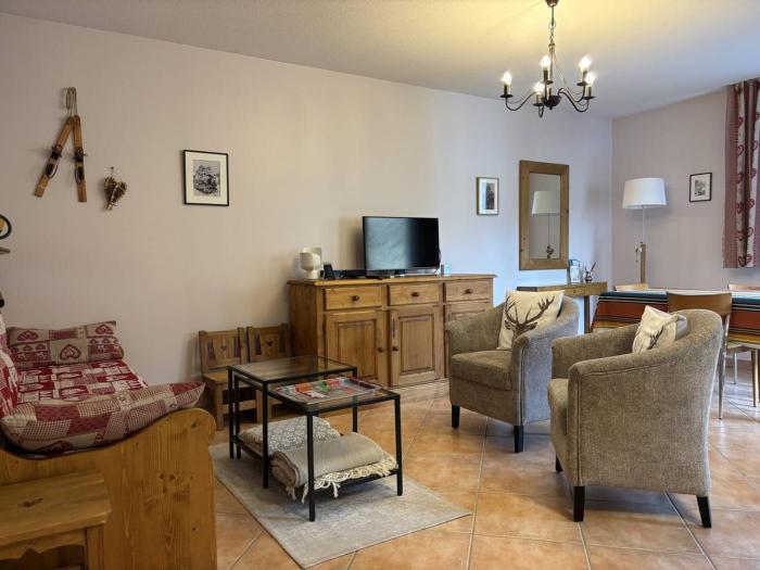 Appartement Fonctionnel avec Balcon, Garage et Wifi - Parfait pour 4 Personnes près des Pistes - FR-1-548-25
