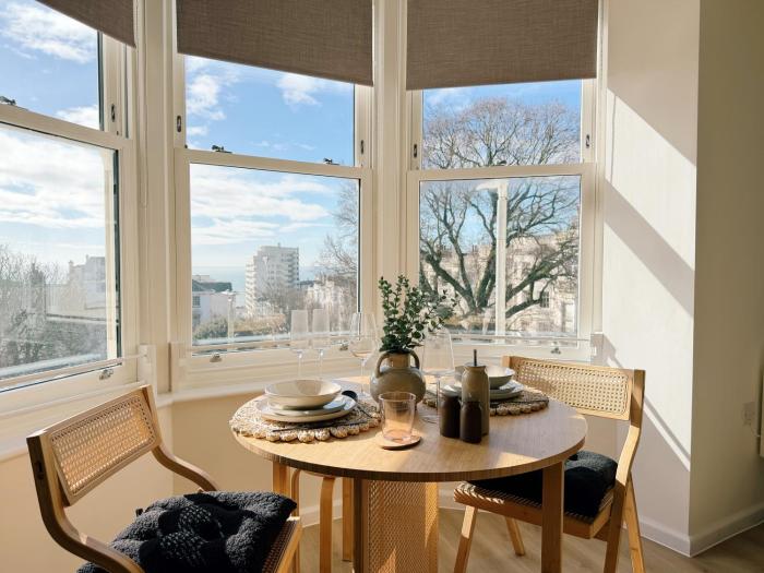 Stylish & Serene Sea View Apartments - Prime Location